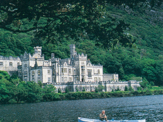 凯利莫修道院和维多利亚围墙花园