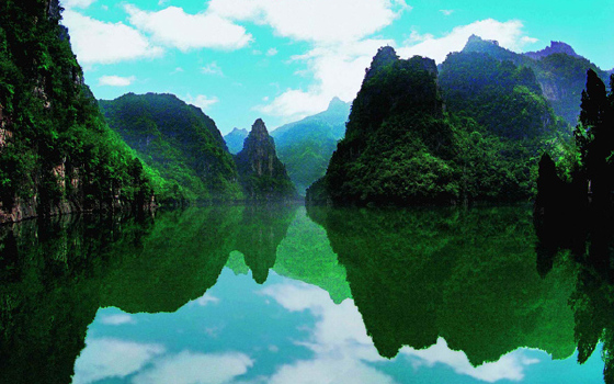 处青天河风景名胜区位于河南省焦作市博爱县与晋城市柳树口镇交界处