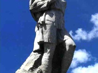 红色娘子军雕像