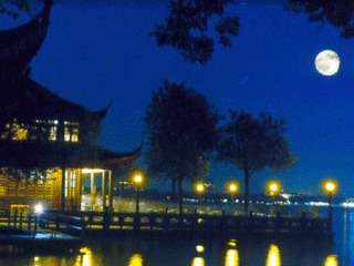 平湖秋月