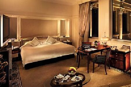  香港半岛酒店4日自助游>半个世纪的奢华,可升级劳斯莱斯接机