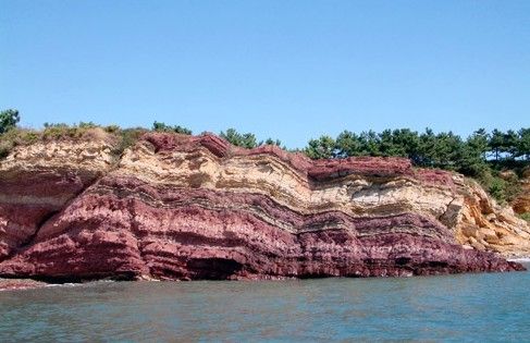 大黑山,南部海岸和旅顺口四大园区组 成,有中国唯一的海岸带喀斯特