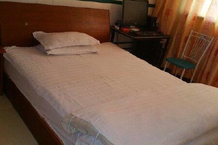 【漯河吉利网络业务之家宾馆】地址:人民路丁湾村公交站台路北 –