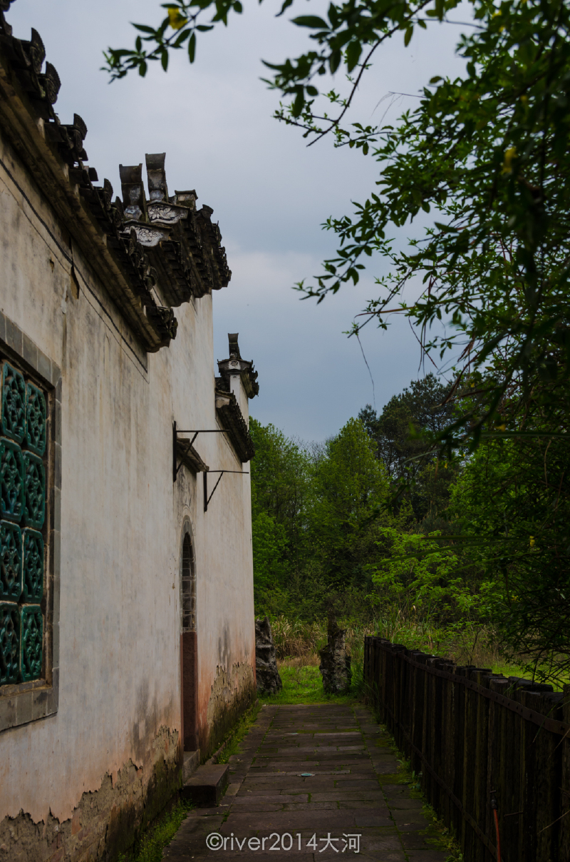 程氏三宅是挨在一起的三座房子,布局比较