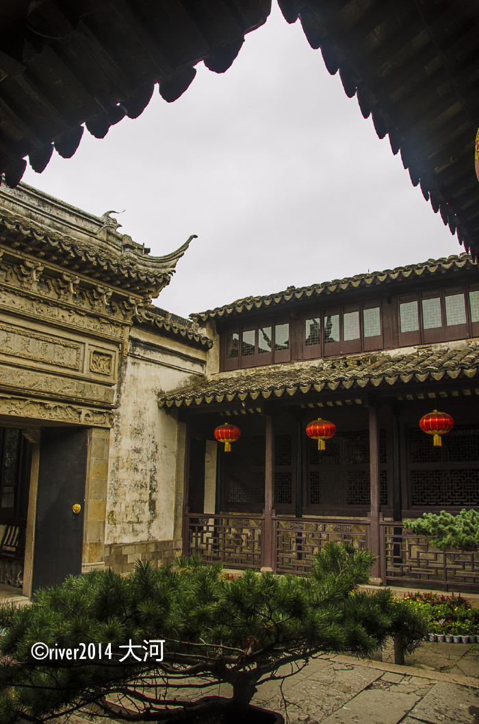 痴迷于古建筑的设计和建造艺术中不能自拔,一草一木皆有灵性.