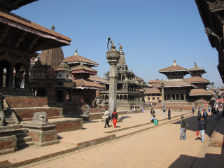 尤加纳兰德拉·马拉国王柱像