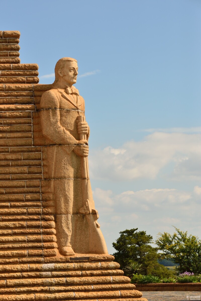 曼德拉名言:for to be free is not merely to cast off ones chains