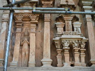 波隆纳鲁沃北寺