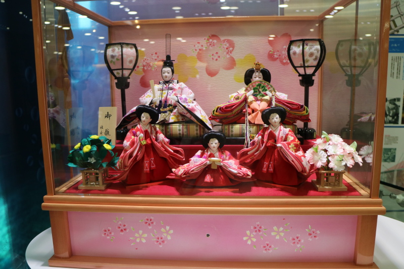    珍珠店的女儿节娃娃