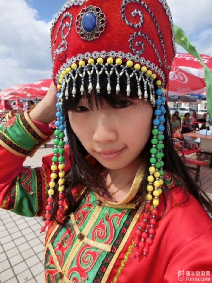 好多人以为我是蒙古姑娘,哈哈,是伪蒙古族还差不多