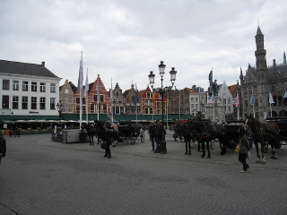 布鲁日市集广场