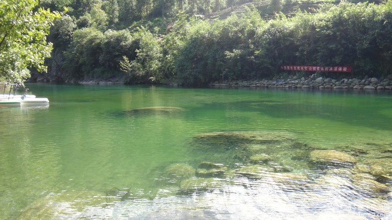 石台枯牛降仙寓山富硒村