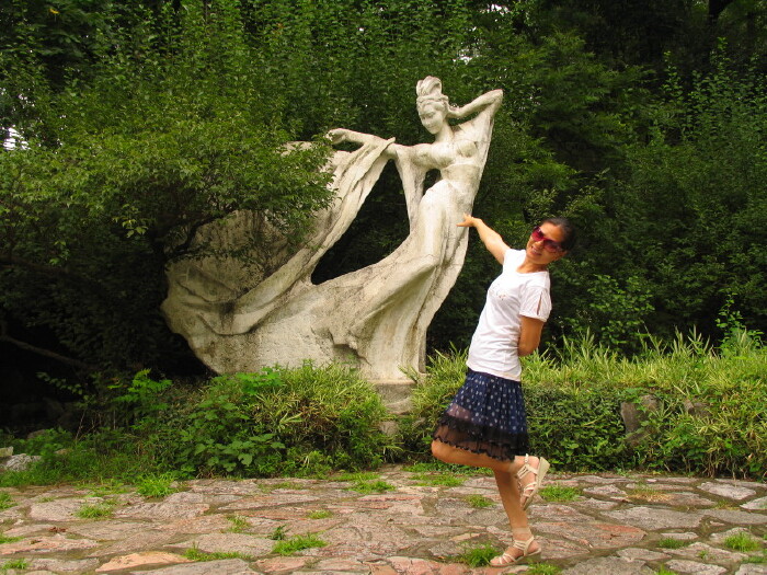 疑是洛川神女作,千娇万态破朝霞----游南京古林公园