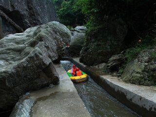 连云山峡谷漂流