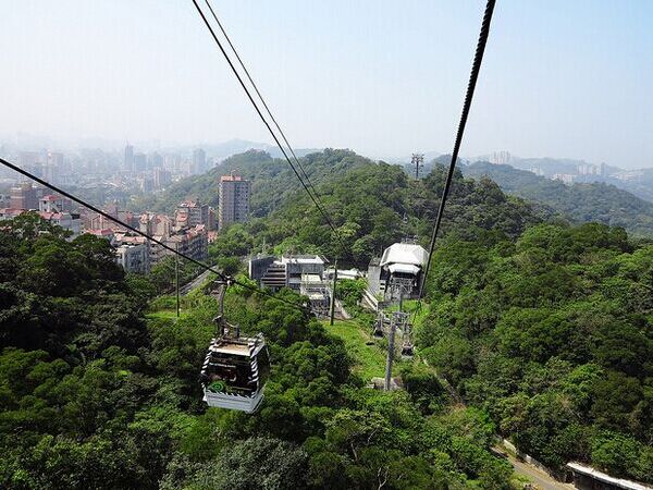 20分钟 地址:台北市文山区新光路二段30号 猫空缆车是台北