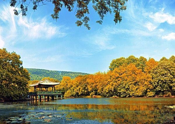 旅遊_攻略 江蘇各地的旅遊景點有:南京:中山陵,明孝陵,玄武湖,靈谷寺