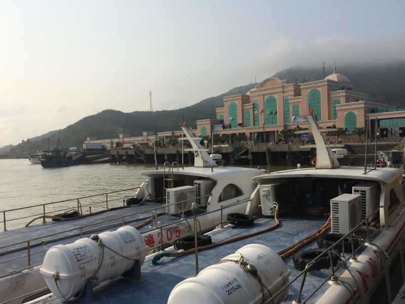 该码头可以乘船到上川岛或下川岛,最早应该是7:30am的船,最晚是