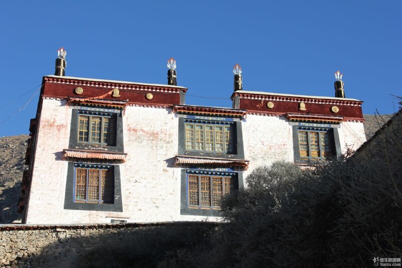 果芒扎仓                                               从哲蚌