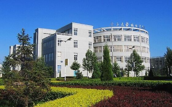 地址:河北省廊坊市圣陶路东方大学城位于京津塘高速公路黄金分割点