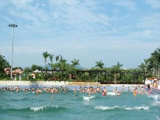 清远佛冈聚龙湾温泉