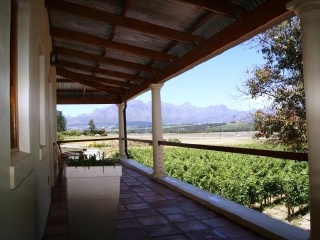 鲁法尼精品葡萄酒庄园酒店