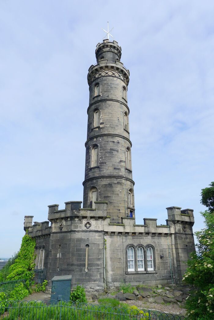 从不同角度和距离拍摄的纳尔逊纪念碑,摄于卡尔顿山