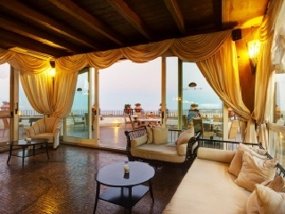 陌生人温泉酒店