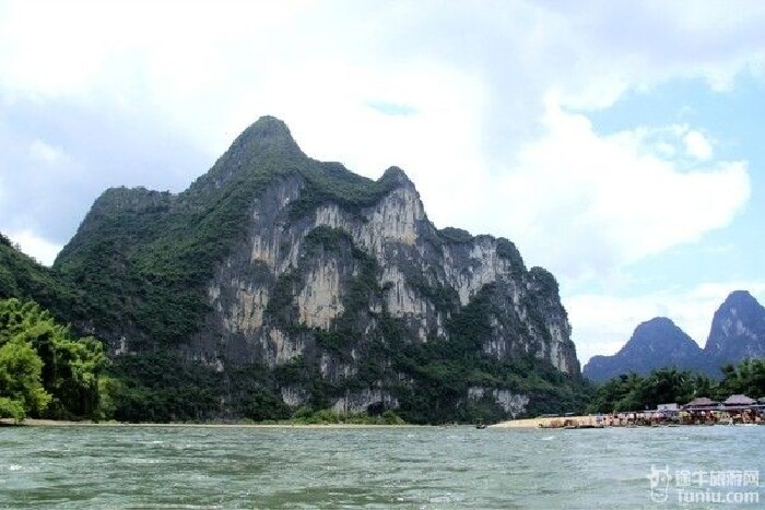 00)   龙胜利德酒店早餐上午(9:00-10:00)    爬"七星抱月"梯田下午