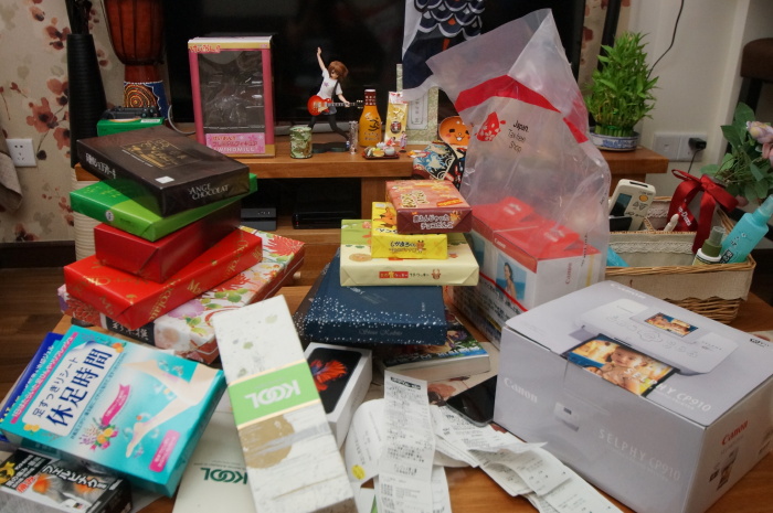 后续: 机场买的一堆零食吃完之后体重已经悲催的快破100了.(完)