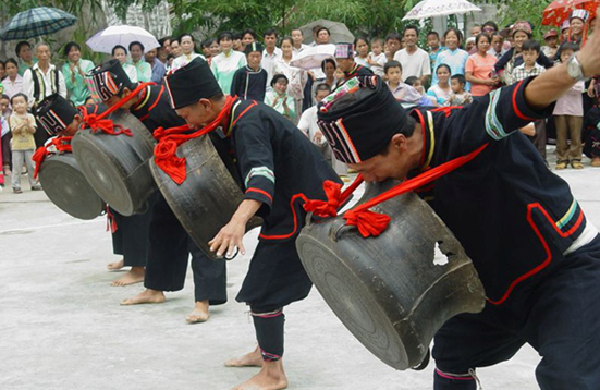 壮族铜鼓舞_壮族铜鼓舞简介_壮族铜鼓舞介绍