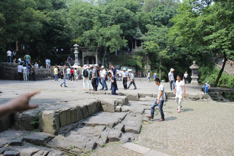 以前在这高僧开讲座能坐上千人正在维修的云岩寺塔吴中第一山