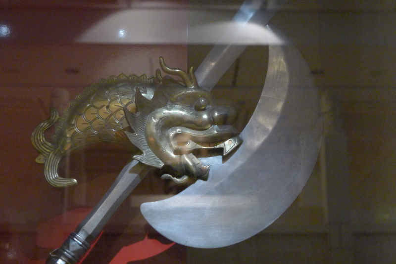 这就是中国古代神勇将军们常使用的"月牙斧",原来只是听说但从未见过