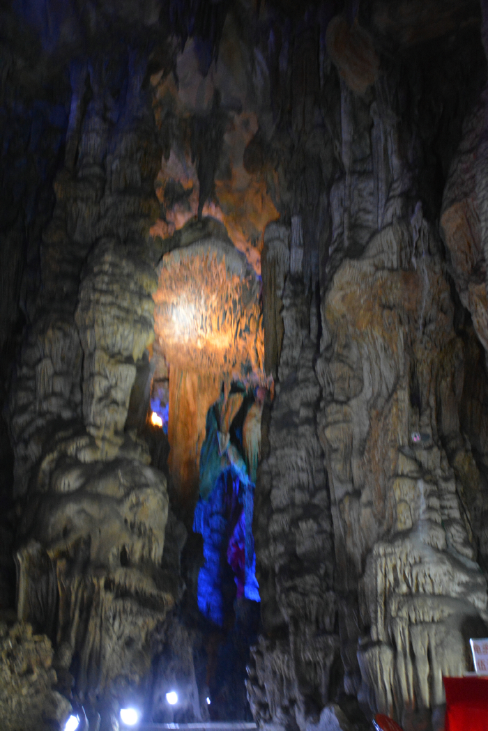 广西桂林芦笛岩p87---p88:最后留恋一下这神奇的水晶宫和这梦幻的4d