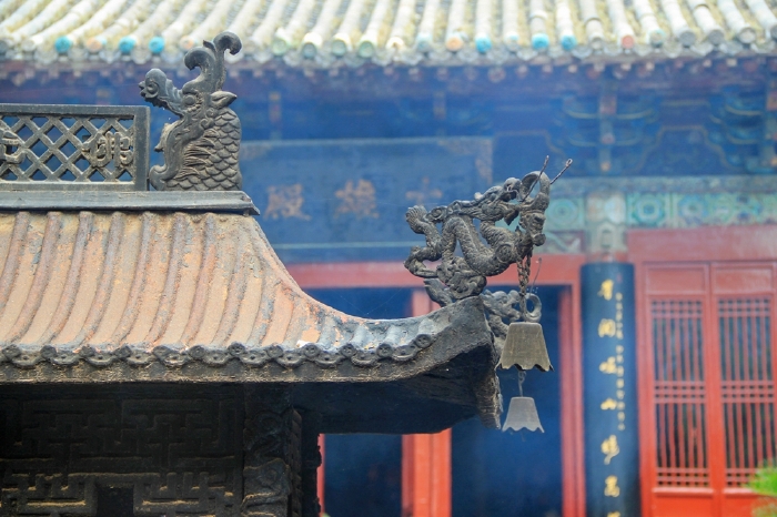 "山门"是中国佛寺的正门,一般由三个门组成,象征佛教"空门","无相门"