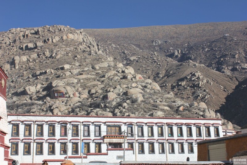 果芒扎仓                                               从哲蚌