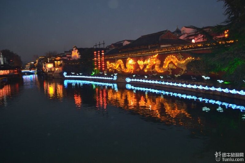 南京夫子庙秦淮河倚坐画舫夜泊秦淮