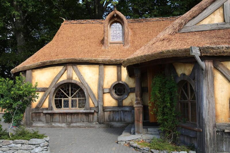 《魔戒》影片中,霍比特人居住的草屋.