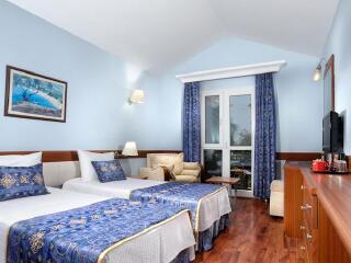 拜尔扎克斯海滩俱乐部酒店