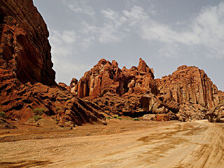 乌鲁木齐天山大峡谷