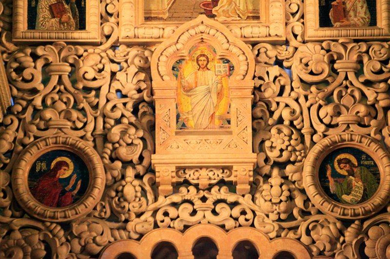 调色用的标准色板以及外部维修的过程如果说圣伊萨克教堂是艺术博物馆