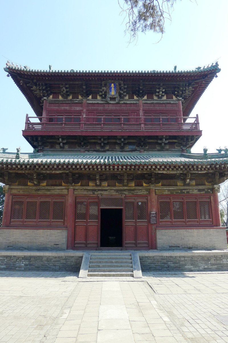 慈氏阁的内部结构置于阁内的《重修大隆兴功德记》碑隆兴寺的其他景观