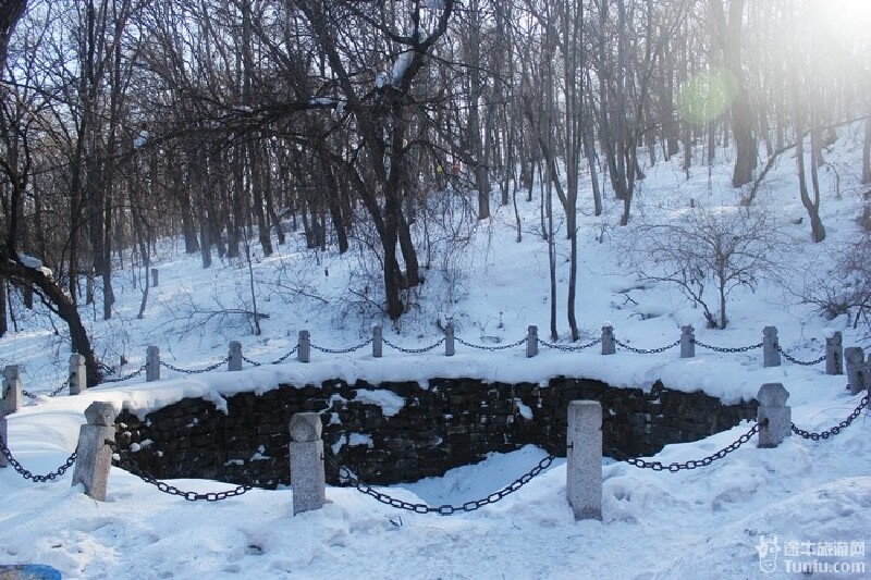 吉林龙潭山踏雪赏景