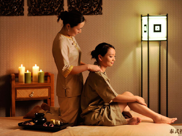 享受泰式按摩