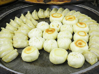 沿河糯米包子荞面馆