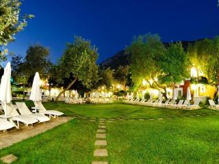 拜尔扎克斯海滩俱乐部酒店