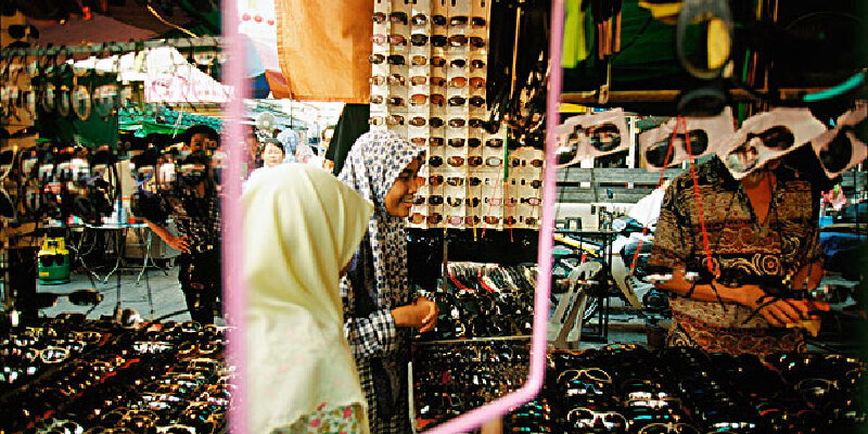 分享到推荐理由127人推荐东南亚地区人穿的围裙,类似筒裙,它由一