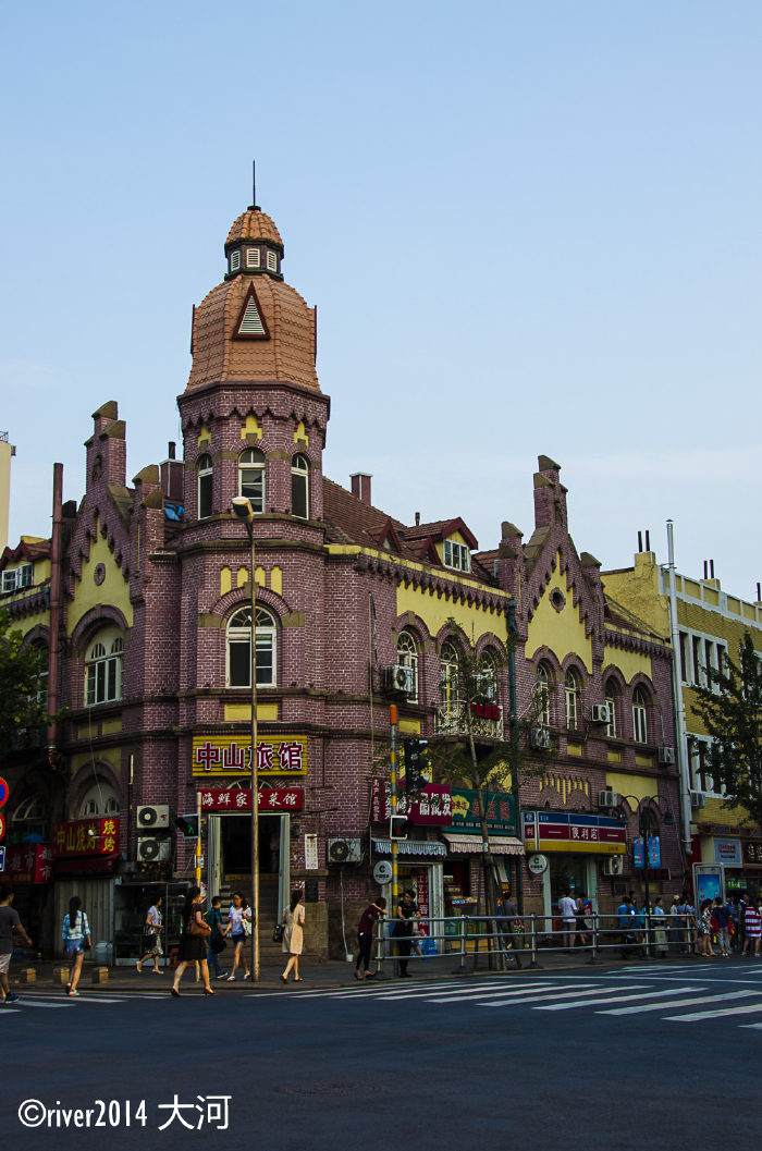 漫步青岛老城区,品味百年德国风情.