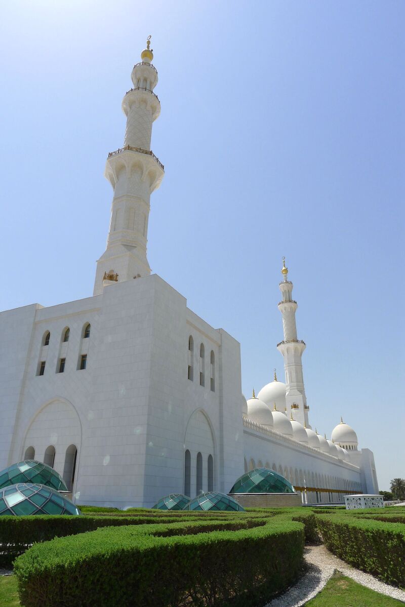用圣洁,雄伟,奢华,震撼来形容一点也不夸张_谢赫扎耶德大清真寺游记