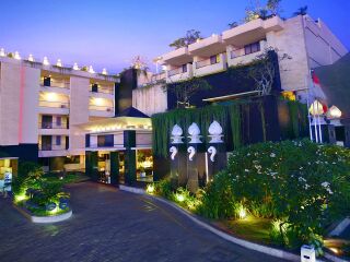 巴厘岛库塔阿斯顿酒店