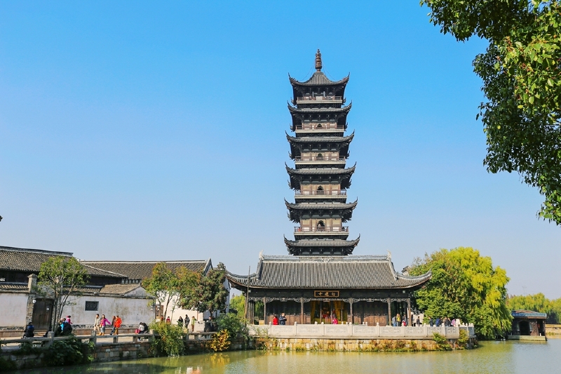 白莲塔属于宋元时期江浙一带通行的砖木